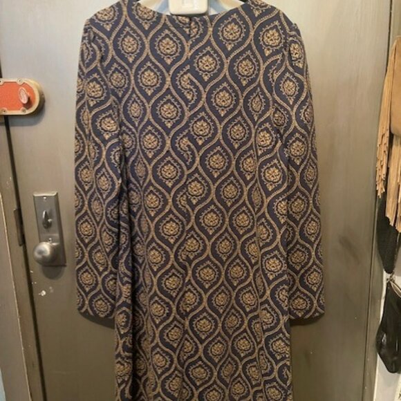 Retro Medallion Jacquard Puff Sleeve Shift Dress - Picture 10 of 16